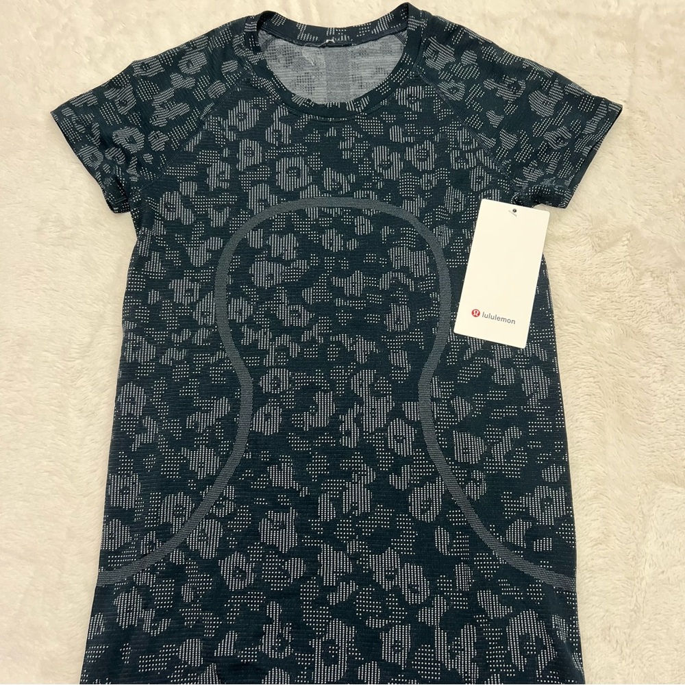 lululemon athletica Blue Fitted Graphic T-Shirt